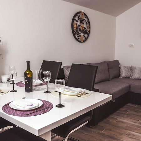 Apartmani Vuckovic Vodice Exteriör bild