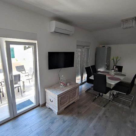 Apartmani Vuckovic Vodice Exteriör bild