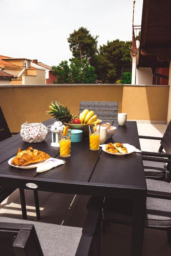 Apartmani Vuckovic Vodice Exteriör bild