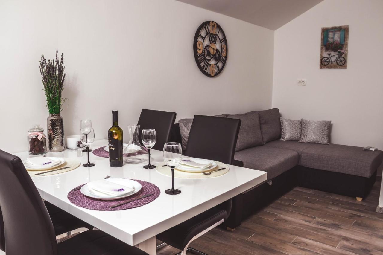 Apartmani Vuckovic Vodice Exteriör bild