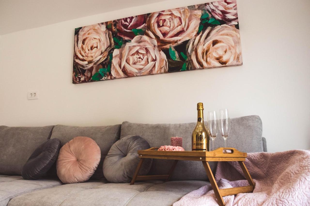 Apartmani Vuckovic Vodice Exteriör bild