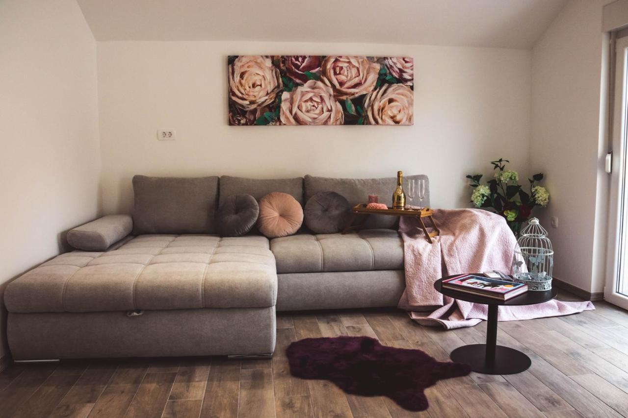 Apartmani Vuckovic Vodice Exteriör bild