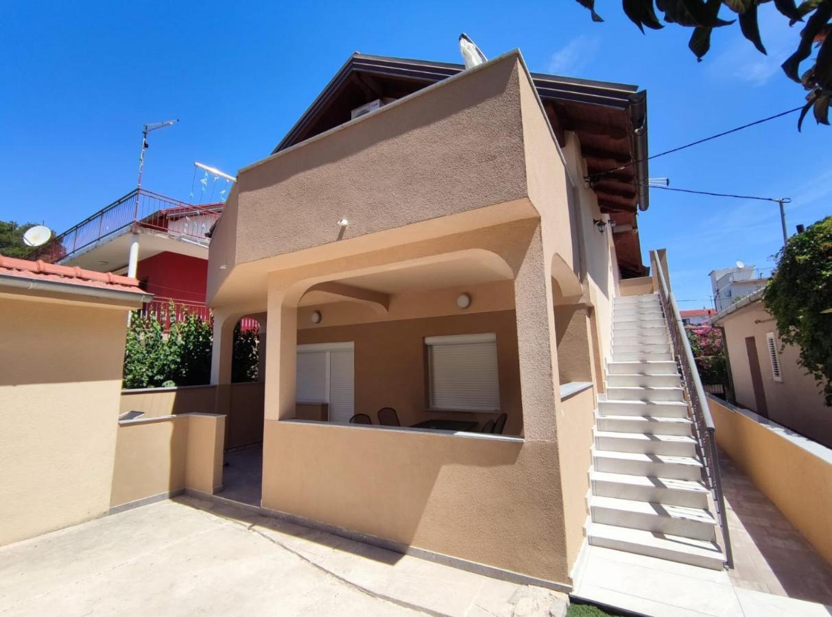 Apartmani Vuckovic Vodice Exteriör bild